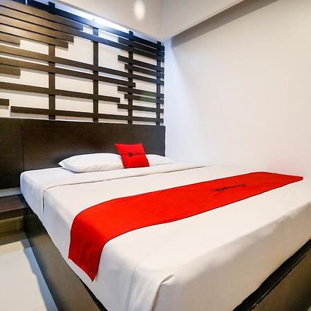 Reddoorz Plus Near Pasar Wisata Pakanbaru Exteriör bild