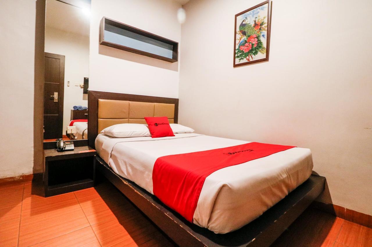 Reddoorz Plus Near Pasar Wisata Pakanbaru Exteriör bild