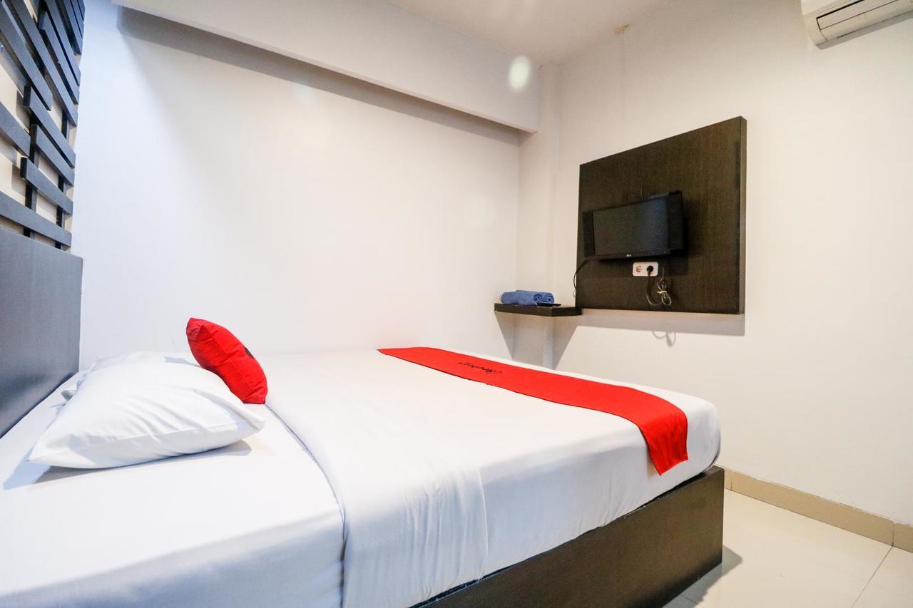 Reddoorz Plus Near Pasar Wisata Pakanbaru Exteriör bild