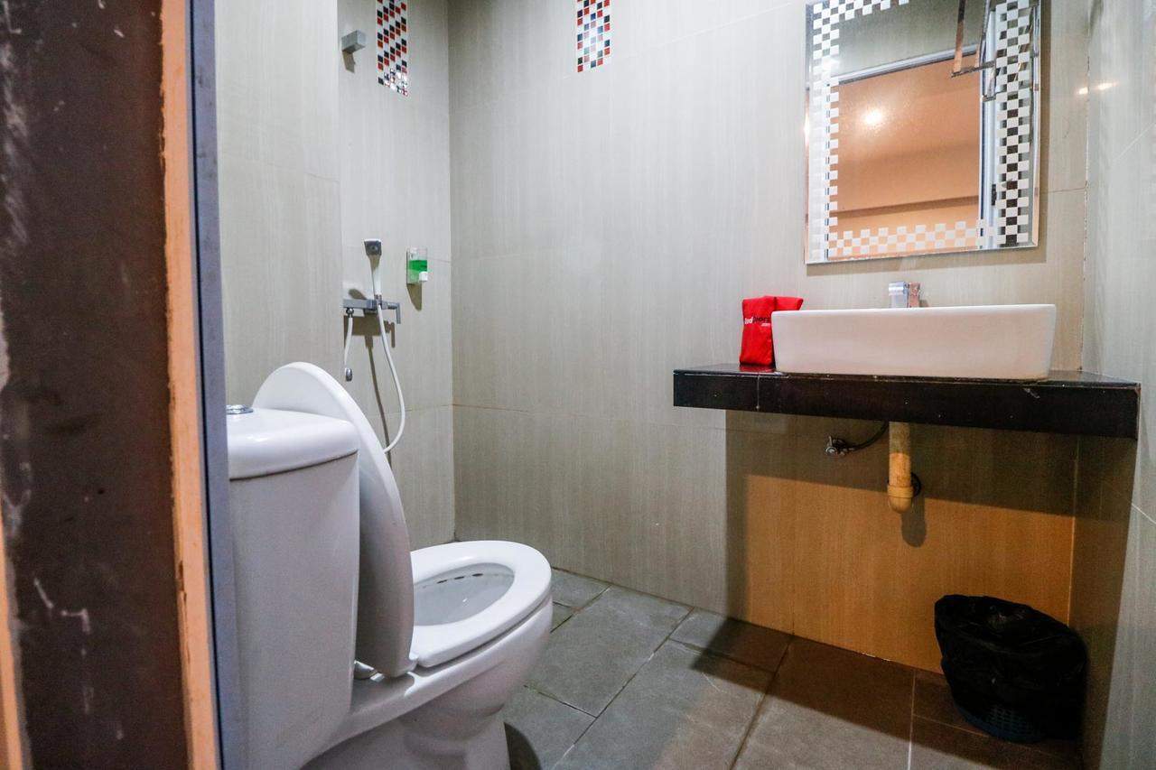 Reddoorz Plus Near Pasar Wisata Pakanbaru Exteriör bild
