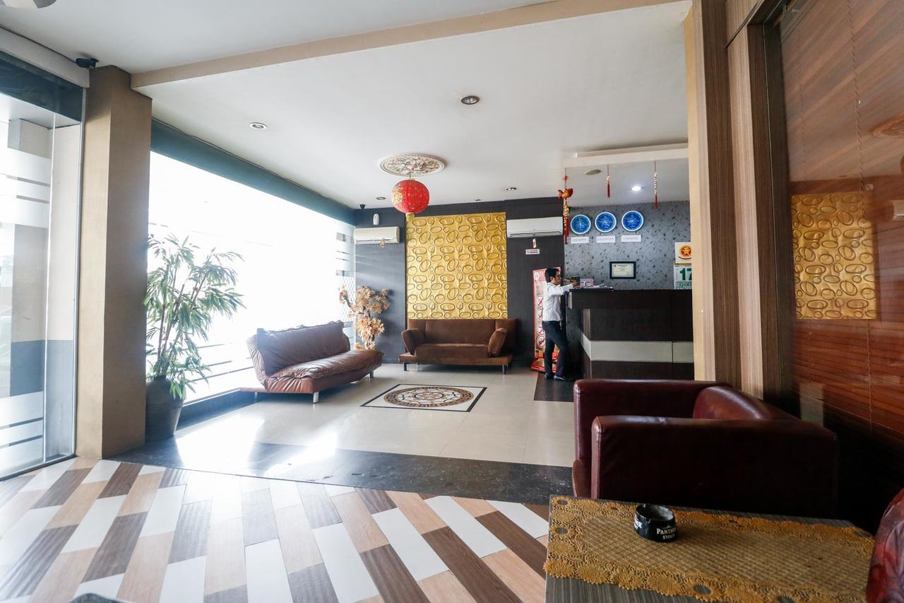 Reddoorz Plus Near Pasar Wisata Pakanbaru Exteriör bild