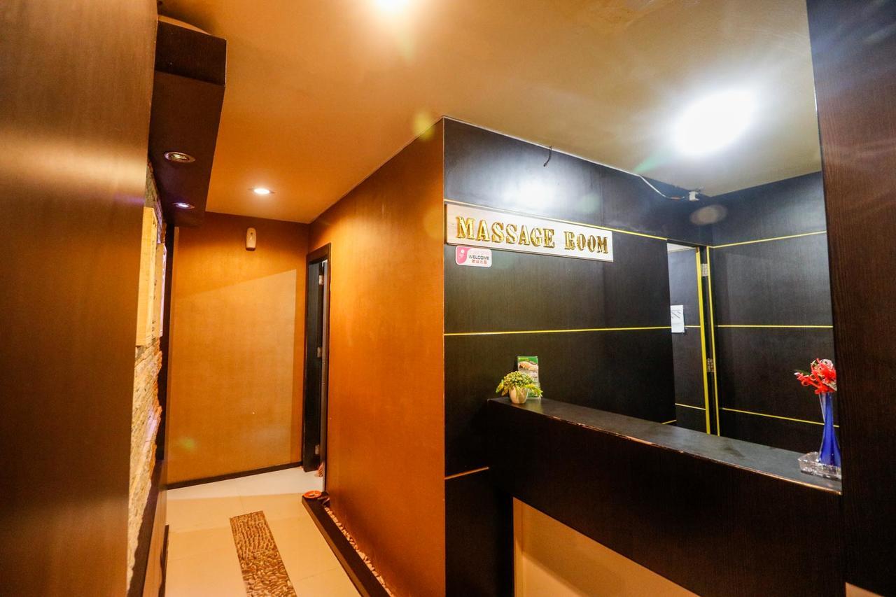 Reddoorz Plus Near Pasar Wisata Pakanbaru Exteriör bild