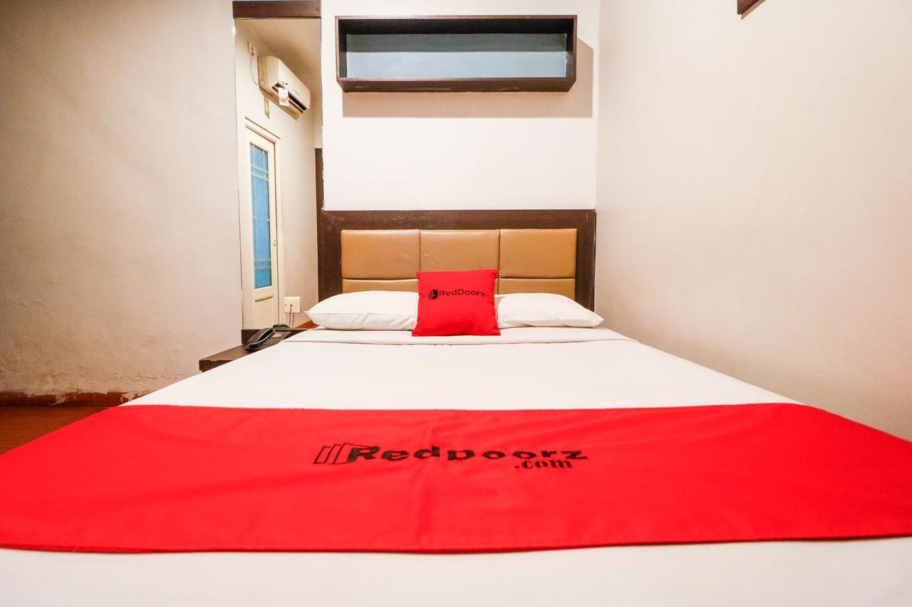 Reddoorz Plus Near Pasar Wisata Pakanbaru Exteriör bild