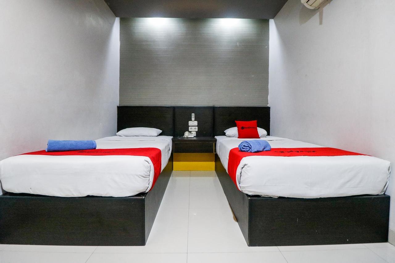 Reddoorz Plus Near Pasar Wisata Pakanbaru Exteriör bild
